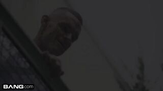 Kerek hájas tini csaj durva anál szexe