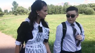 Tapasztalatlan csávó hátsó bejáratba közösül