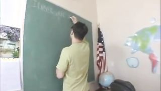 Méretes csöcsű tanárnők
