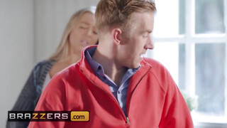 Brazzers - Petite Princess Eve és hatalmas fasz