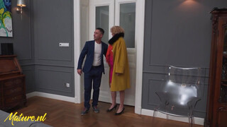 Mature.nl - Vén háziasszony hátsó bejáratba rakva