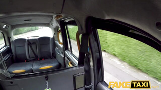 Fake Taxi - Alice Judge popsiba tolva a taxiban