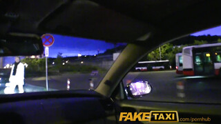 FakeTaxi - Enza meghágva a hátsó ülésen