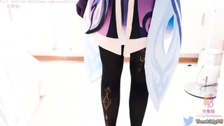 Cosplay-es picsa lábbal közösül és aztán őt dugják