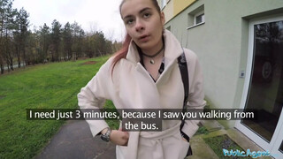 Public Agent - Orosz diák hölgyemény benne van a szexben
