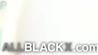 AllBlackX - Lala Ivey a méretes didkós tini