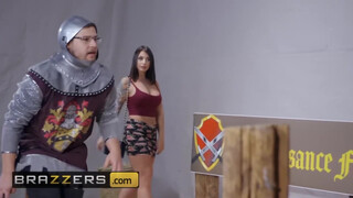 Brazzers - Ivy Lebelle rácuppan a méretes lőcsre