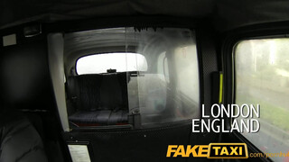 FakeTaxi - nagy cicis debella hölgyemény a taxiban