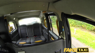 Fake Taxi - Hatalmas tőgyes milf megbaszva a hátsó ülésen