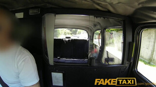 FakeTaxi - Rio Lee a hatalmas cickós fekete csajszi