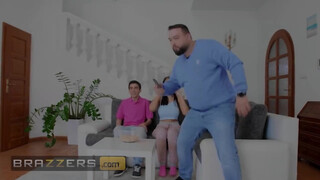 Brazzers - Jennifer Mendez tini manus dákóján lovagol