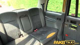 Fake Taxi - Rhiannon Ryder kárót akar a segglyukába