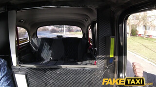 Fake Taxi - Cherry Kiss kefél a taxissal
