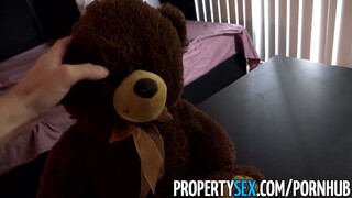 PropertySex - Morgan Lee alaposan megkúrva