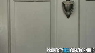 PropertySex - szexy világos szőke ingatlanos kisasszony