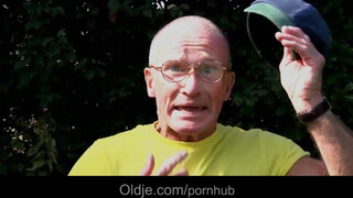 Öreg tata popsiba döngeti a szexy tinit