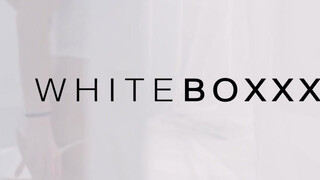 WhiteBoxxx - kicsmellű csaj durván meghágva
