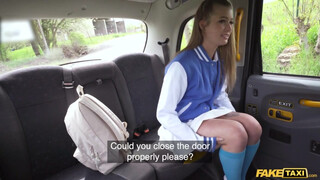 Fake Taxi - Magas sulis hölgyemény dugni akart