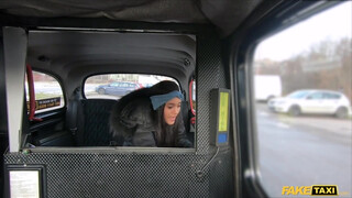 Fake Taxi - Capri Lmonde a izgató csoki bige