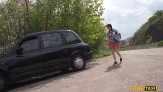 Fake Taxi - 18 éves spiné lovagol a faszon