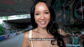 Public Agent - Asia Vargas a gyönyörű ázsiai kiscsaj