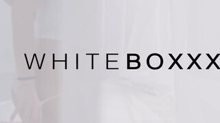 WhiteBoxxx - Monika Benz kinyalva és megkúrelva