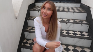 Lily Phillips a szomszéd sráccal kefél