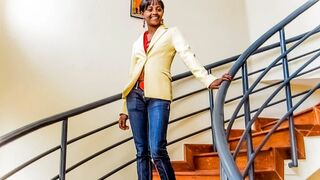 Néger amatőr casting forgatás irodai fotózásra rendesen megbassza a hatalmas faszú producer