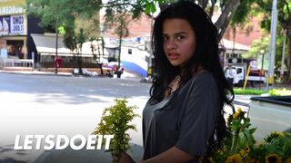 Aranyos csoki milf selena gomez mélyen tolva brazil muffban