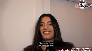 Német geek hapsi megdugja a forró latin amerikai milf-et randin