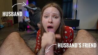 Pov: háziasszony megbassza a férj haverját, miközben az vr-t játszik